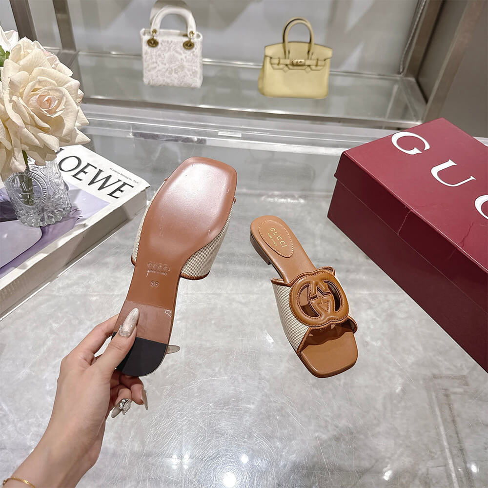 GUCCI Women s Interlocking G slide sandal