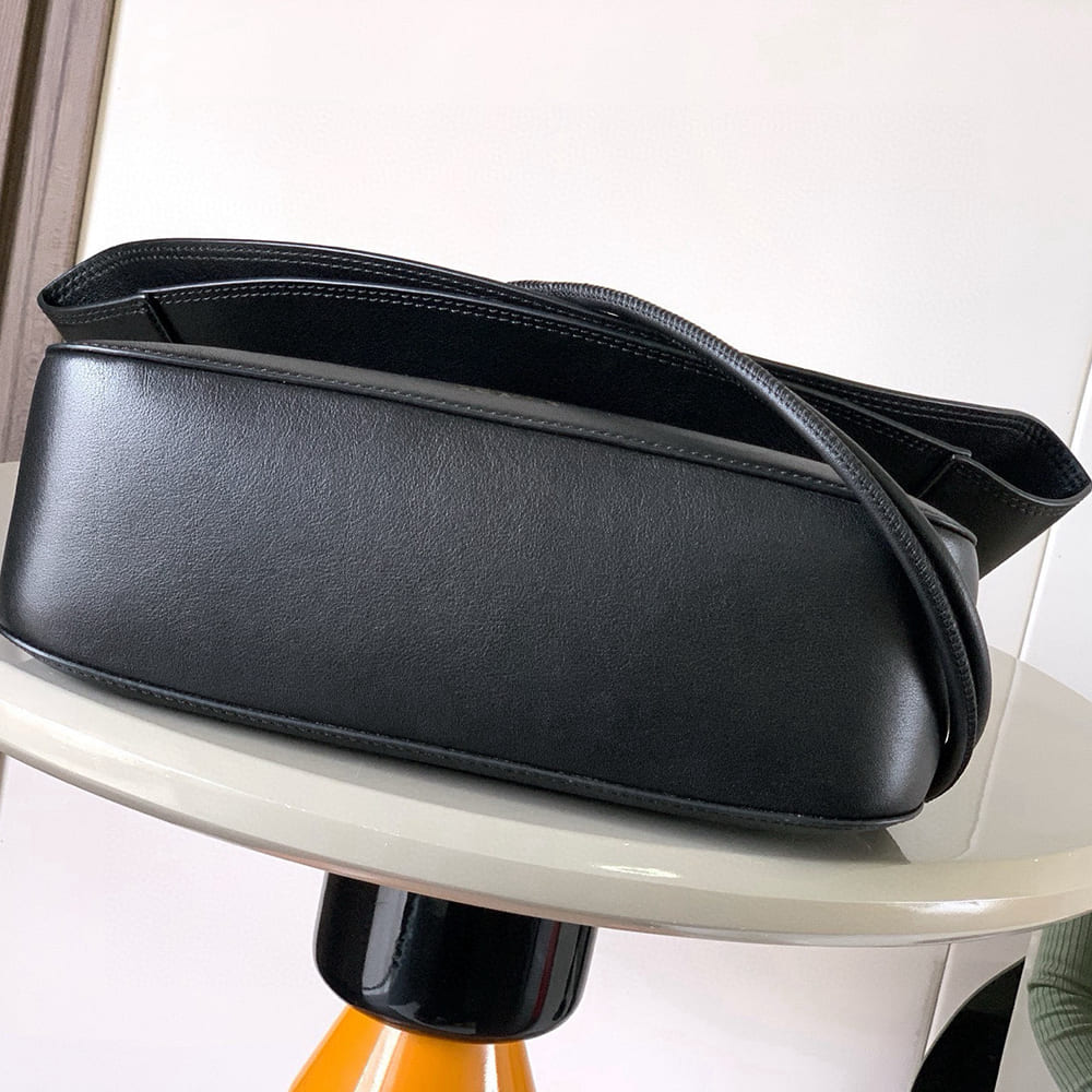 Loewe Medium Ola bag in smooth calfskin(HIGH-END GRADE)