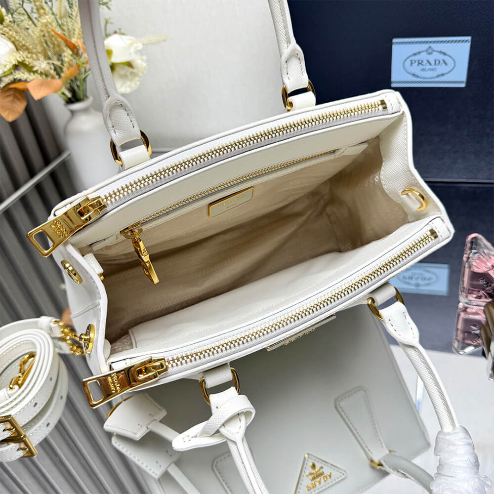 Prada Small Prada Galleria Saffiano leather bag(HIGH-END GRADE)