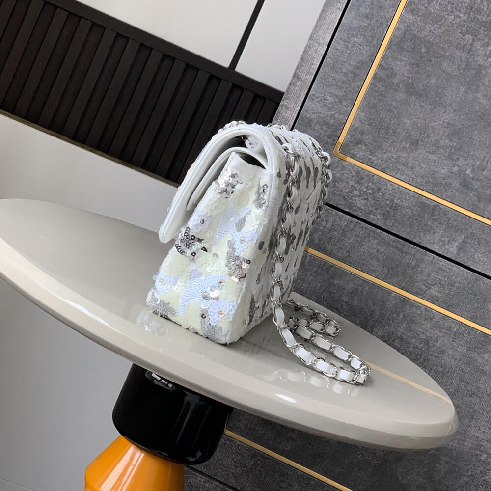 Chanel Classic 11.12 Handbag(high-end grade)