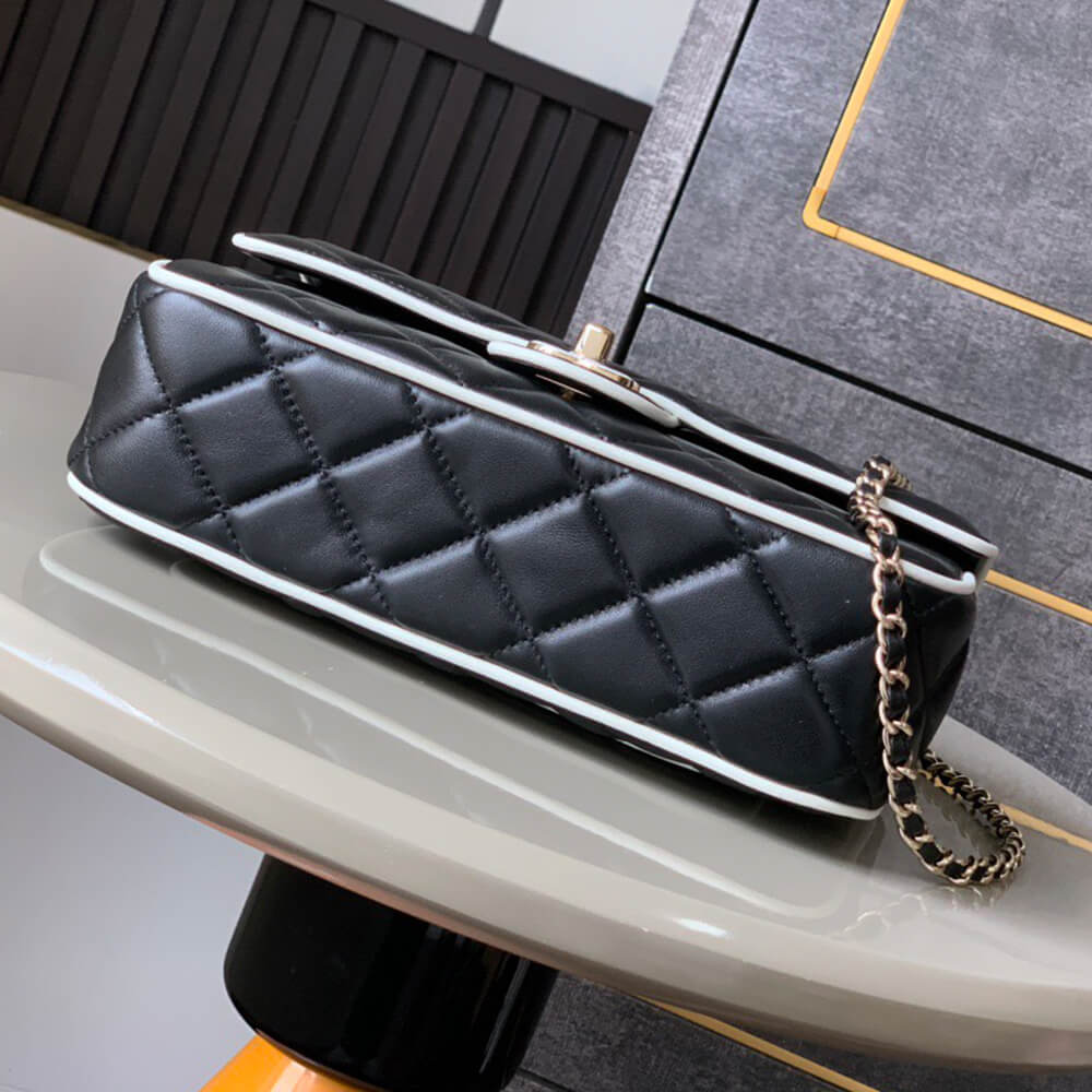 CHANEL Small Flap Bag(HIGH-END GRADE)