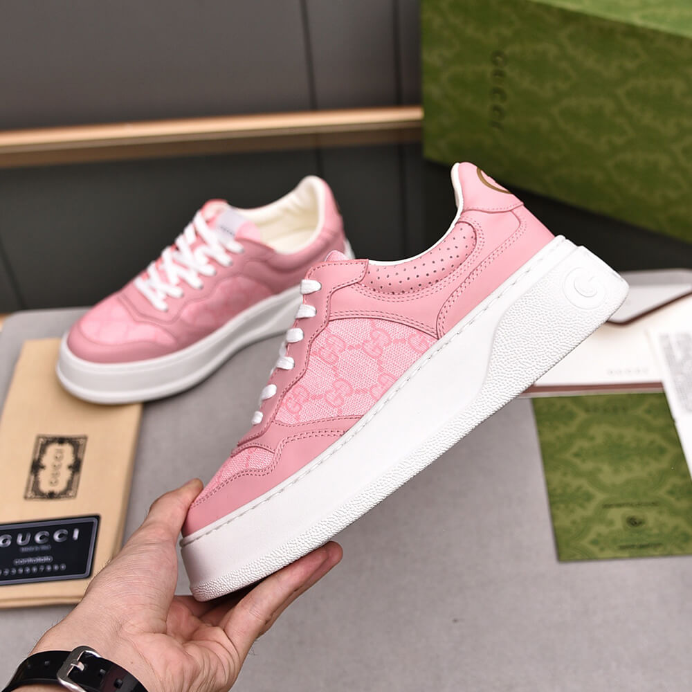 GUCCI Chunky B leather sneakers