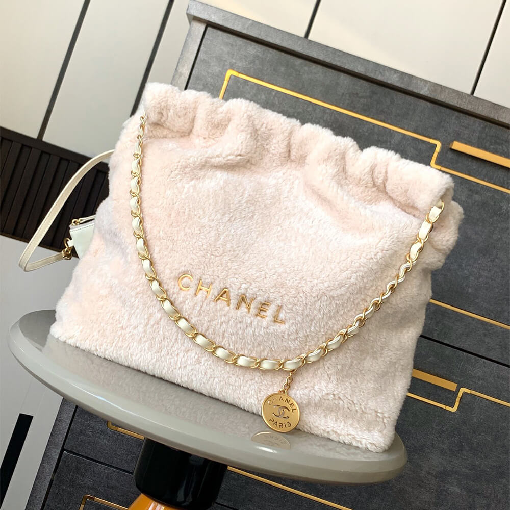 CHANEL 22 HANDBAG