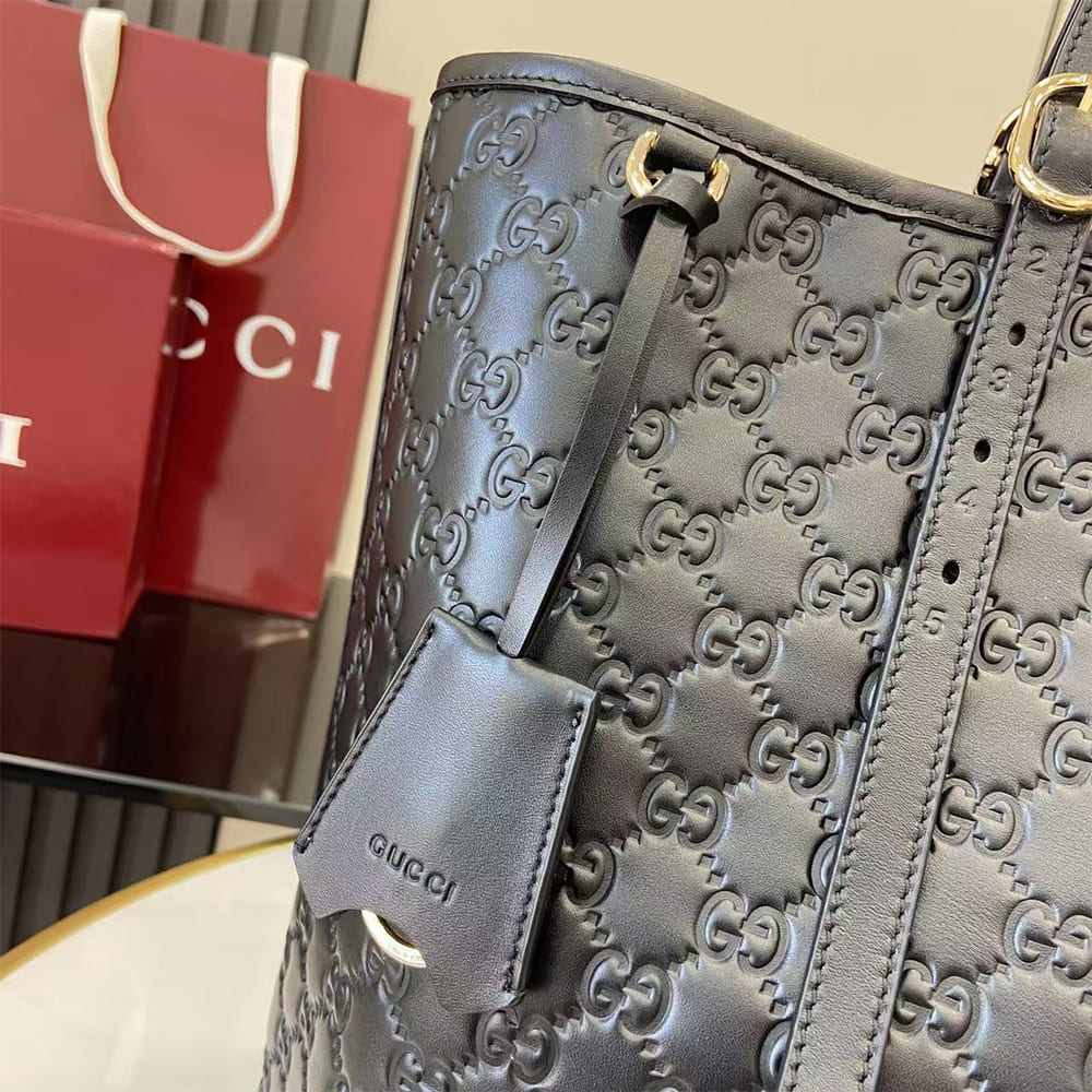 GG Emblem large tote bag