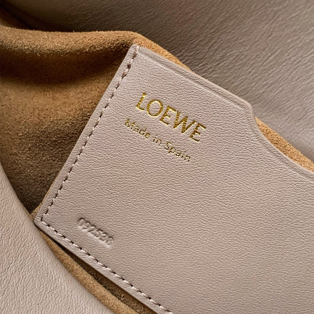 Loewe Medium Ola bag in smooth calfskin(HIGH-END GRADE)