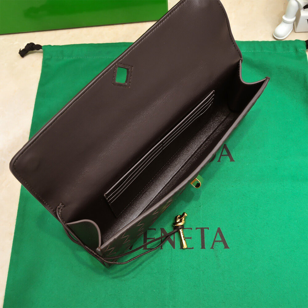 Bottega Veneta Andiamo Clutch(HIGH-END GRADE)